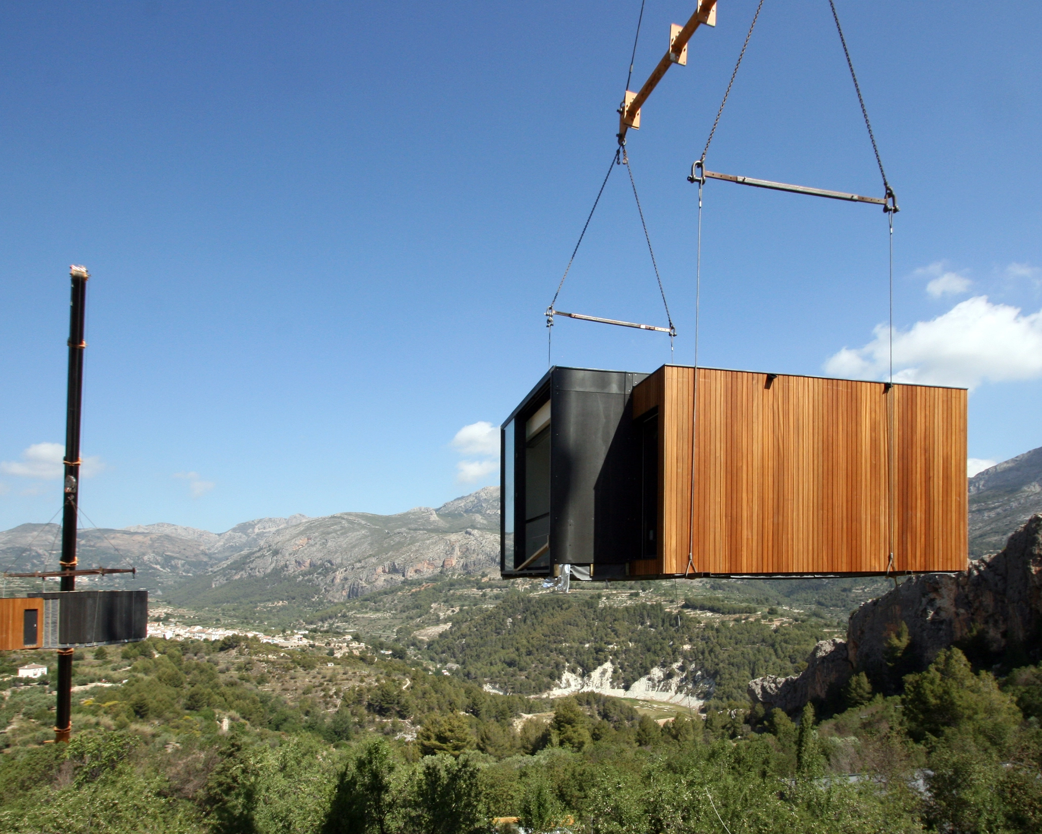 Campings construidos con contenedores marítimos: una solución modular para bungalows y glampings